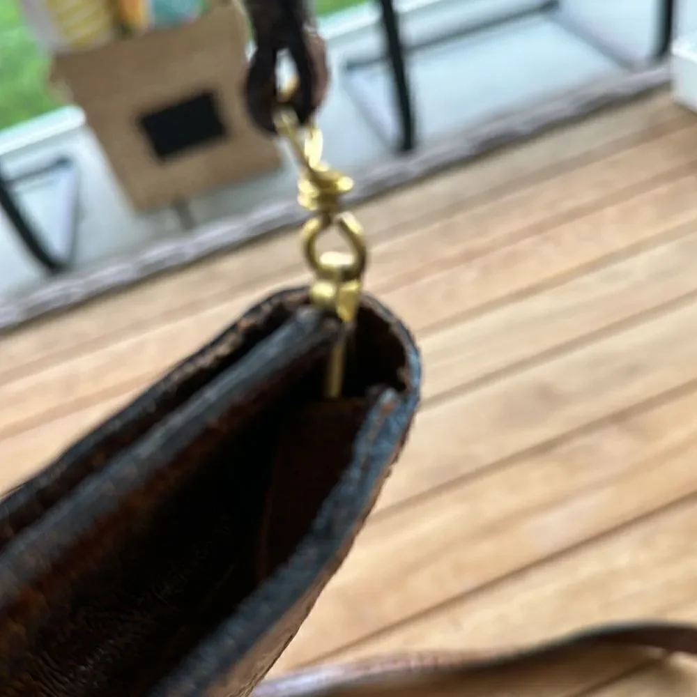 Amelia Berko Italian VTG. Brown Leather Crocodile Crossbody Bag